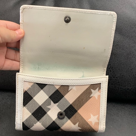 BURBERRY Nova Printed Stars Wallet with ID Window - Picture 8 of 17